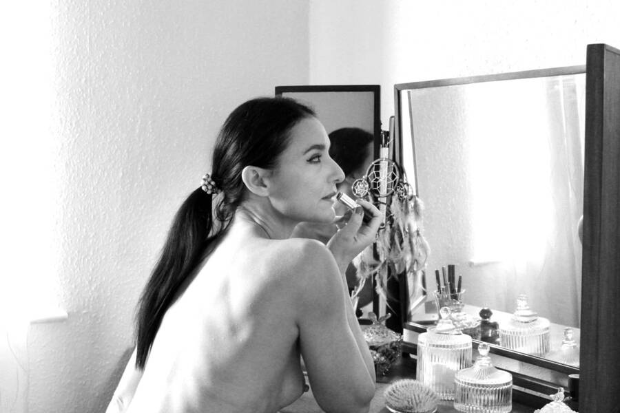 digital artist WiggliesDigitalServices black and white modelling photo taken by @WiggliesDigitalServices