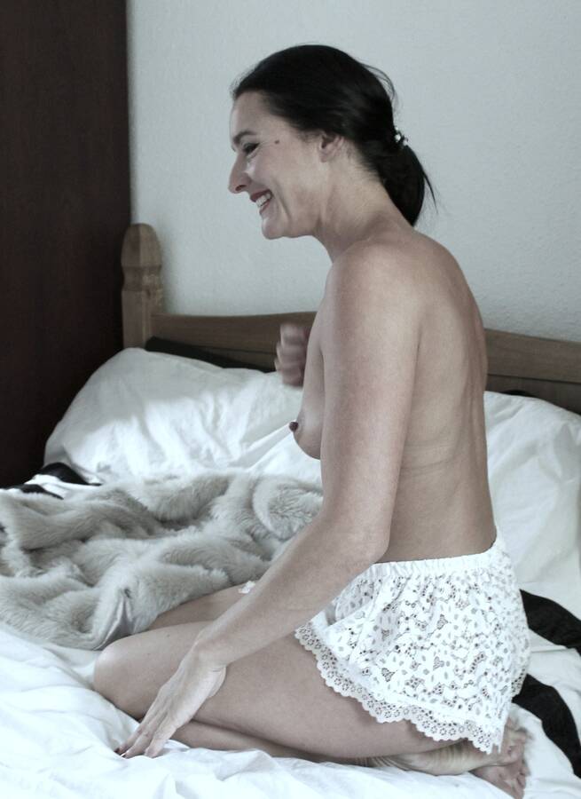 photographer wigglybeezersforeverandeverarts erotic modelling photo with @Angie