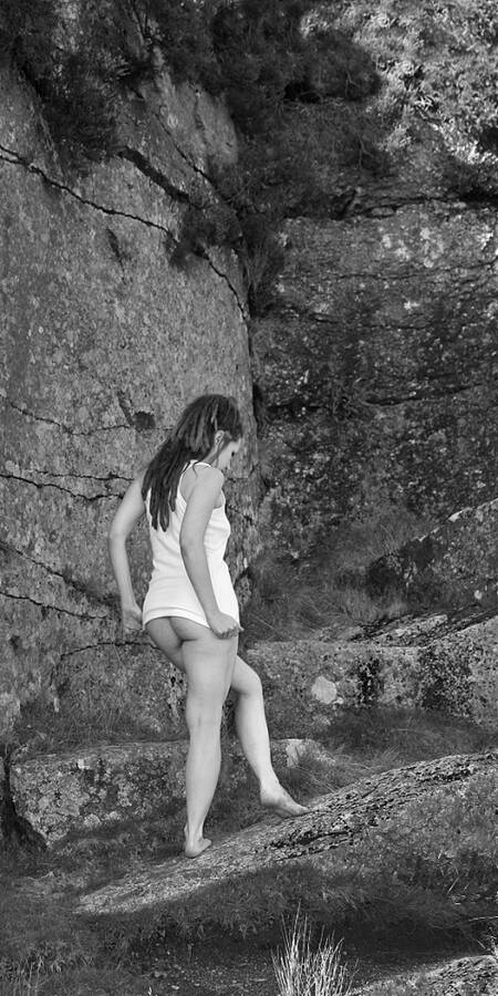 photographer BillB nude modelling photo taken at Dartmoor with @Rayne_Beaux . rayne beaux at a secluded location foggintor quarry on dartmoor.