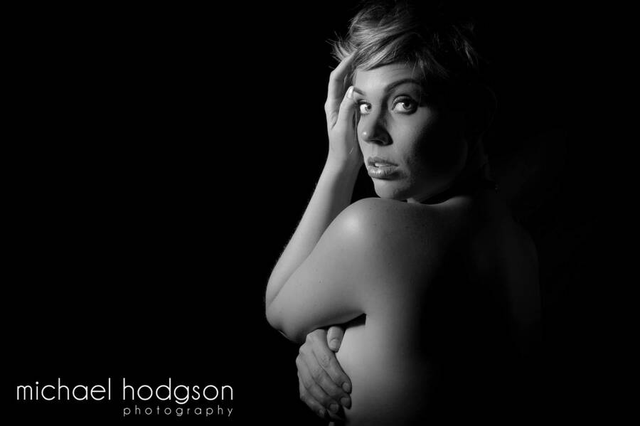 model Mindy Pearson implied nude modelling photo