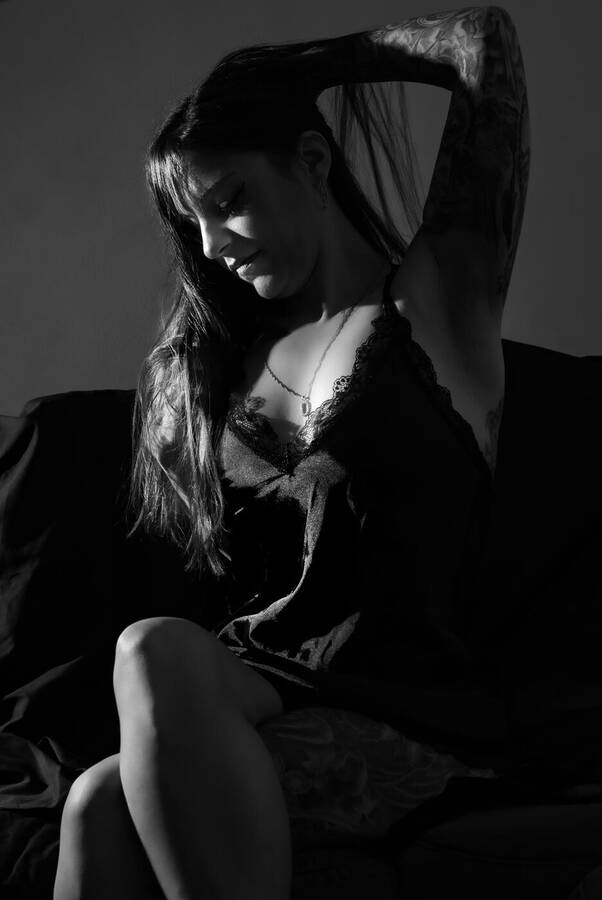 model Haedi boudoir modelling photo taken by @EJM__Studios