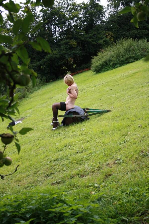 photographer Quantrill nude modelling photo taken at Norfolk with @kimmylouise