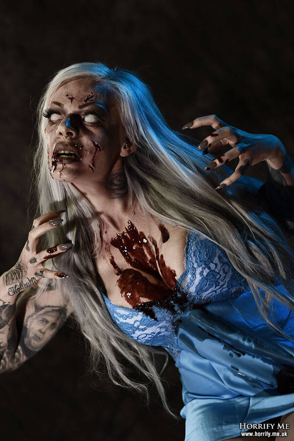 photographer HorrifyMeUK horror makeup modelling photo. a girl possessed by a demon.