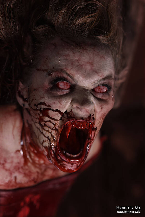 photographer HorrifyMeUK horror makeup modelling photo. wild scary savage vampire.