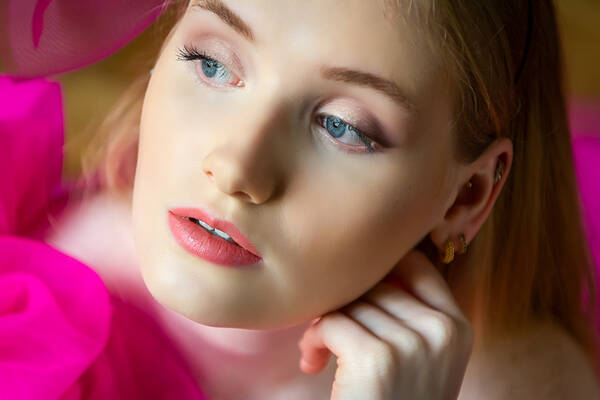 photographer SensualArt portrait modelling photo with Saffron Whyton