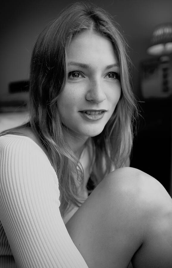 photographer Eyes4me portrait modelling photo with @MarynaSedin