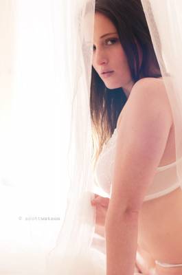 photographer ScottWatson boudoir modelling photo with @alicechetwynd