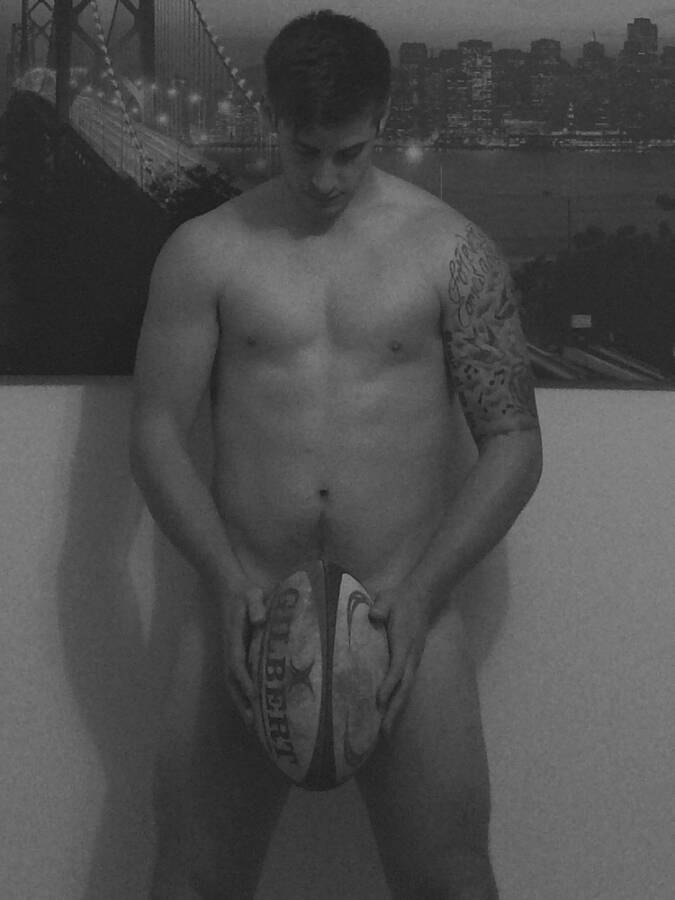 model Benji implied nude modelling photo taken by @Benji
