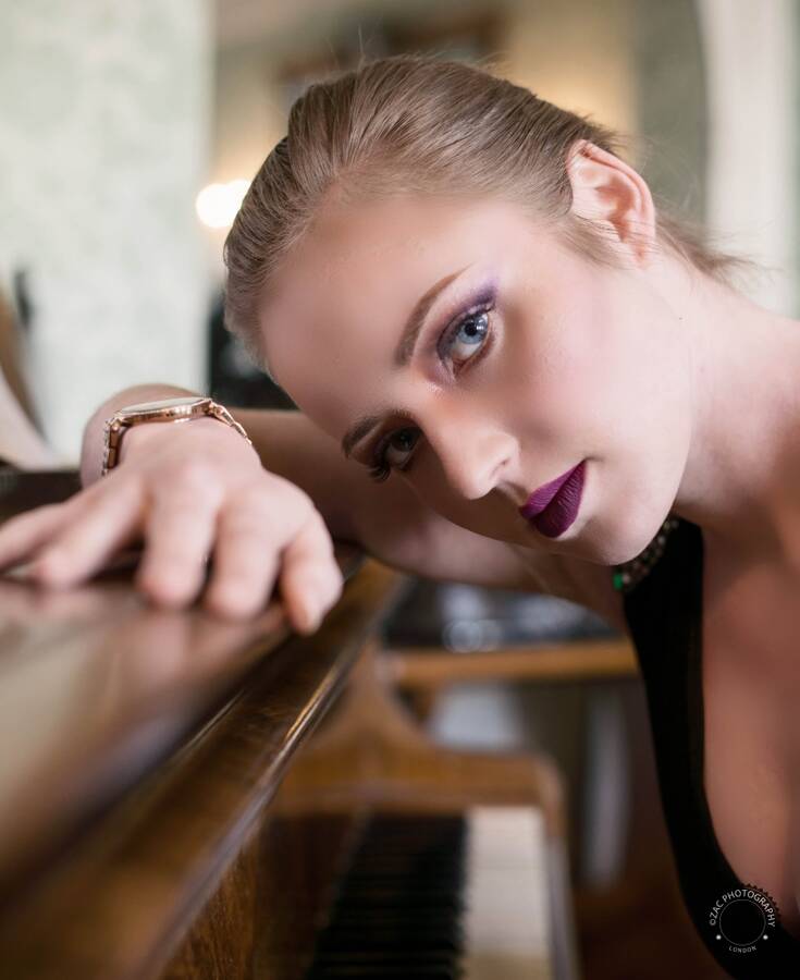 photographer ZacPhotography headshot modelling photo