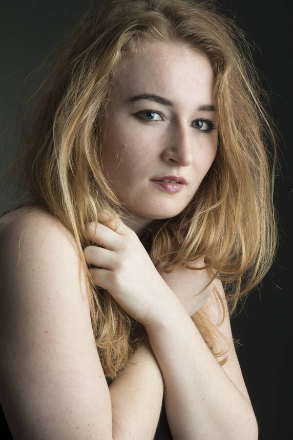 model RachelSarah headshot modelling photo taken by Mike Blisset
