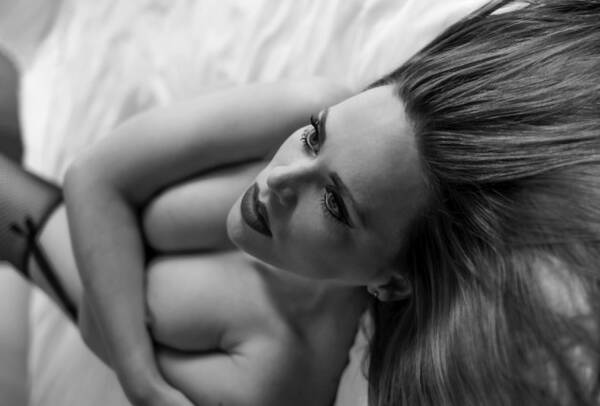 photographer more m photo implied nude modelling photo taken at Hotel room with @Franka