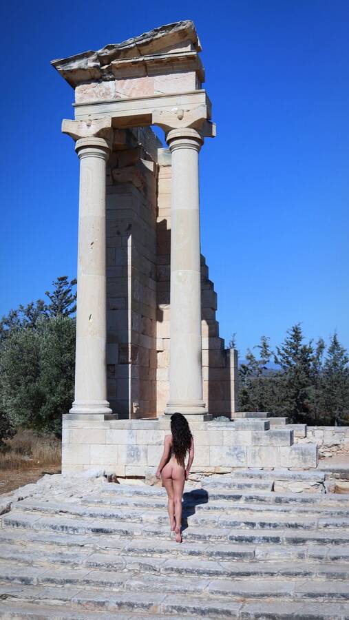 photographer Zeus photoshoot nude modelling photo taken at Cyprus with Tanya Modele