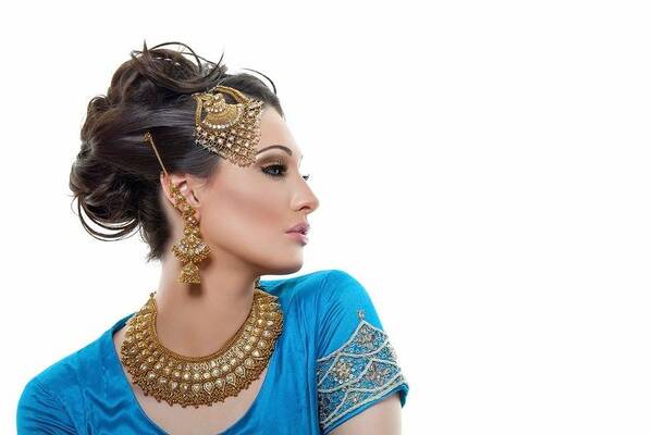 model MayaValentino hair modelling photo taken by Ayad Al Adnani
