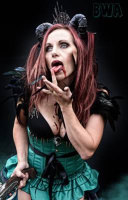 mua Make-up Sorcerer gothic modelling photo. finger licking good.