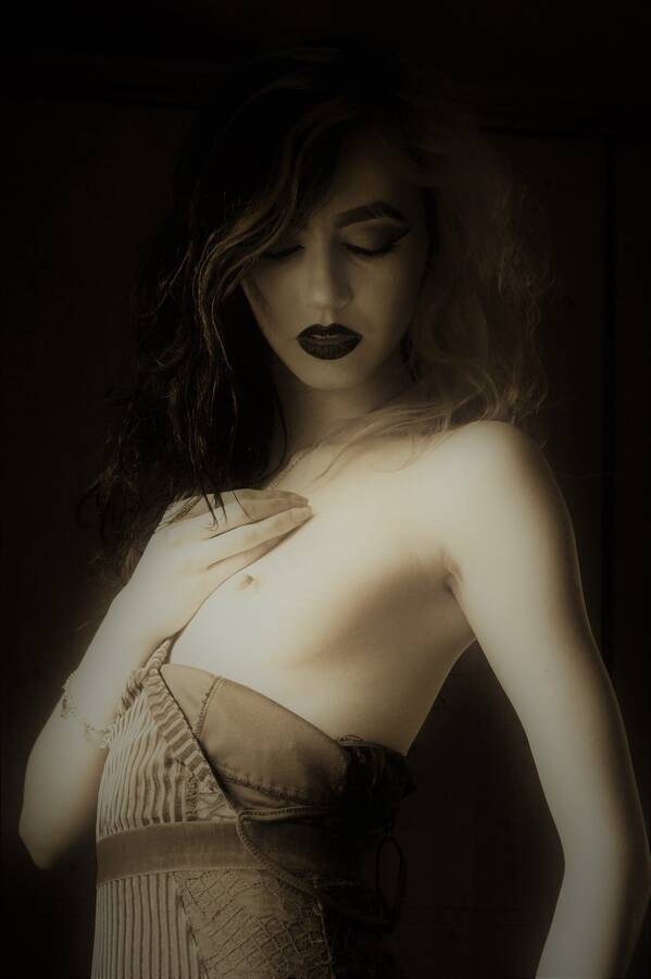 photographer Hickers topless modelling photo