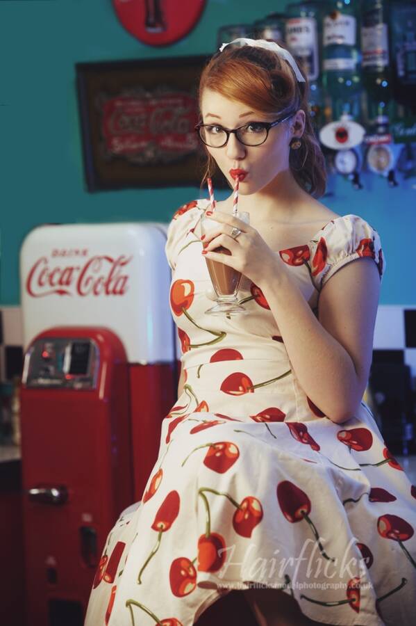 photographer Shuttersnap pinup modelling photo. american diner 50s style shoot.