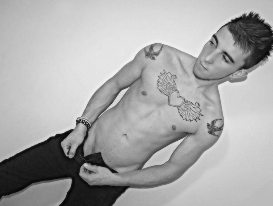 model Joey Bouse topless modelling photo