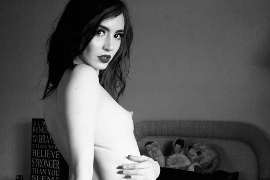 photographer Hickers topless modelling photo