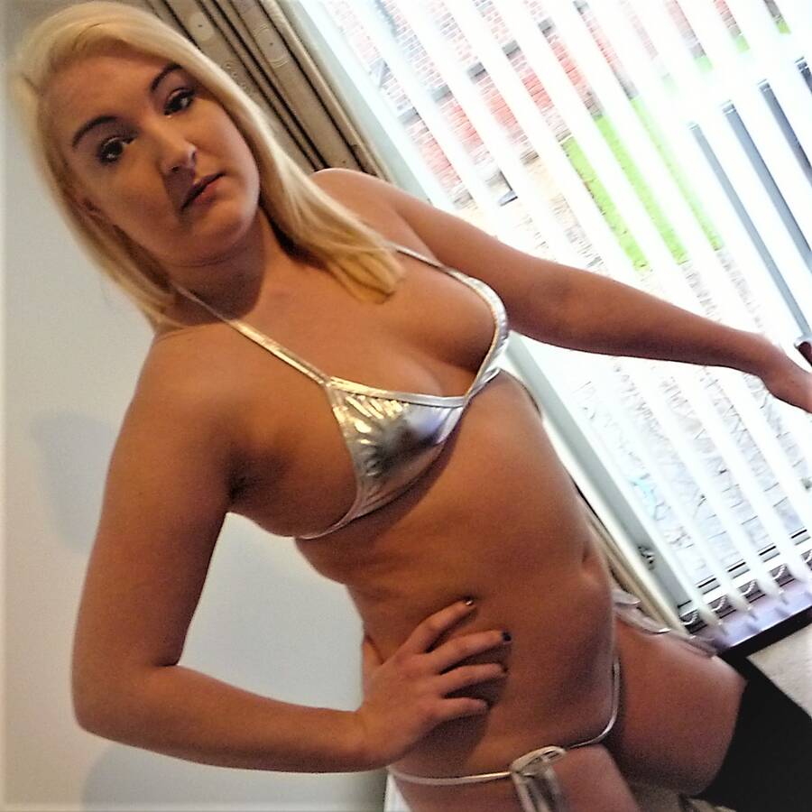 photographer MrMan glamour modelling photo. model in silver.