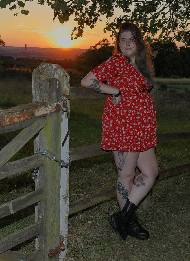 photographer PhotomanBeds lifestyle modelling photo taken at Bedfordshire with @Tattooedlady0626