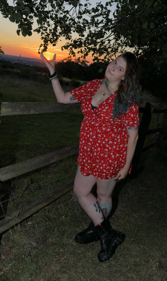 photographer PhotomanBeds lifestyle modelling photo taken at Bedfordshire with @Tattooedlady0626
