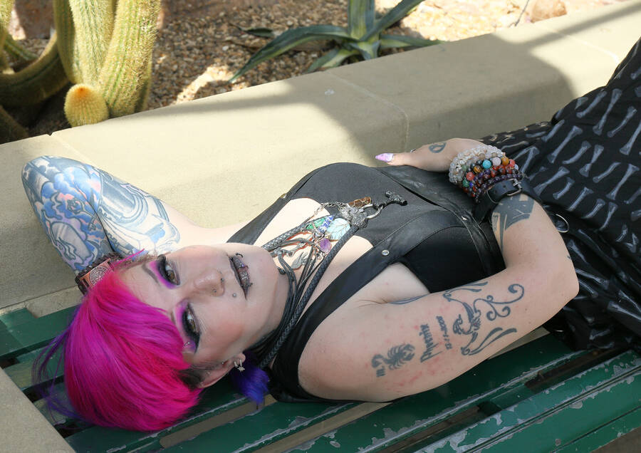 photographer PhotomanBeds gothic modelling photo with @Akeso_eclipse
