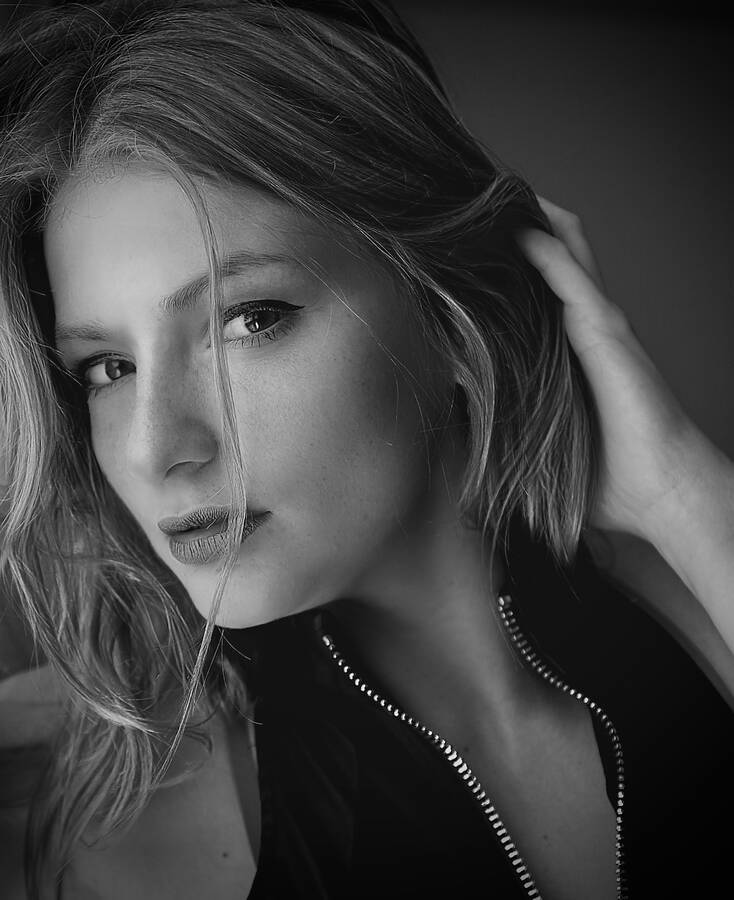 photographer Eyes4me portrait modelling photo with @MarynaSedin