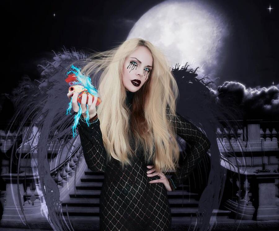 model Midnight gothic modelling photo