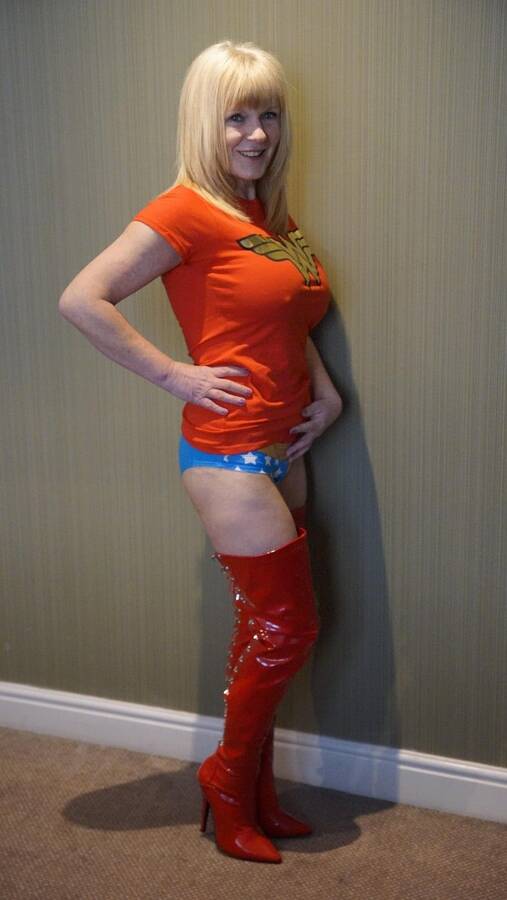photographer Padawan1 glamour modelling photo taken at Hotel with SarahM