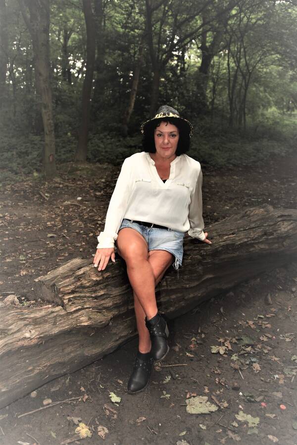 model Ishka fashion modelling photo taken at Wakefield taken by @Rumpofsteelskin
