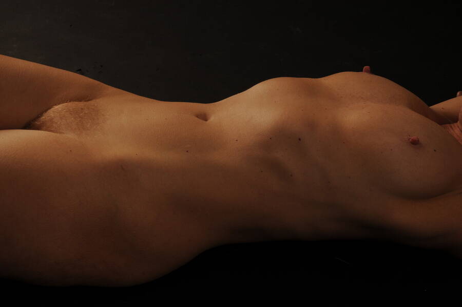 model Truemermaid body modelling photo taken at Bermondsey taken by @neilwf