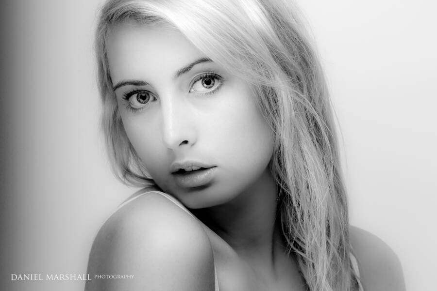 model AmyKinnon headshot modelling photo taken by @Danny_M