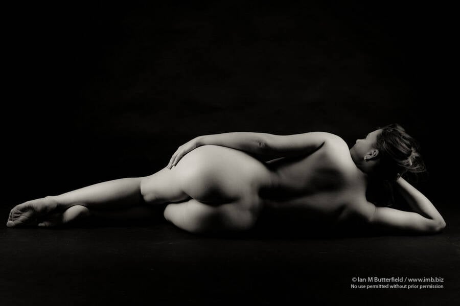 model cherryblush nude modelling photo taken at Ians studio Stockport taken by @ianbutty