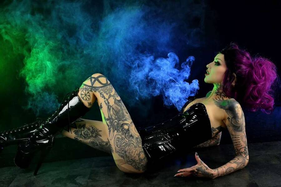 photographer Ian Standivan alternativefashion modelling photo taken at Bexhill with Shelly d'Inferno