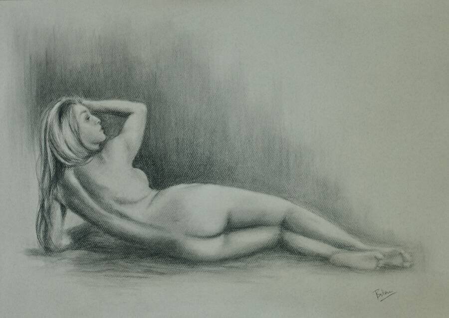 artist Pastels nude modelling photo. charcoal and pastel life drawing on 700 x 500mm fabriano tiziano paper.