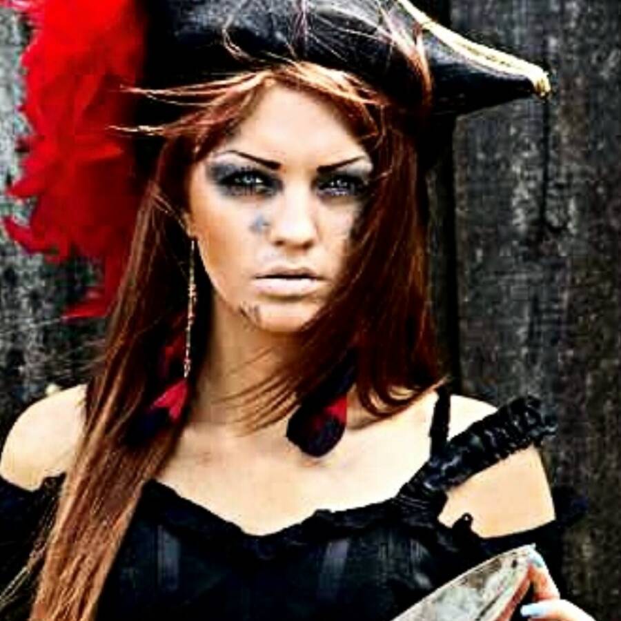 mua Jess fitzpatrick MUA theme modelling photo taken at Dragon slayer shoot. mrs jack sparrow.