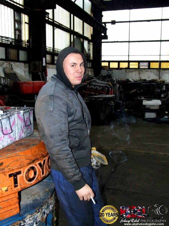 photographer johnyrebel portrait modelling photo taken at Truck garage