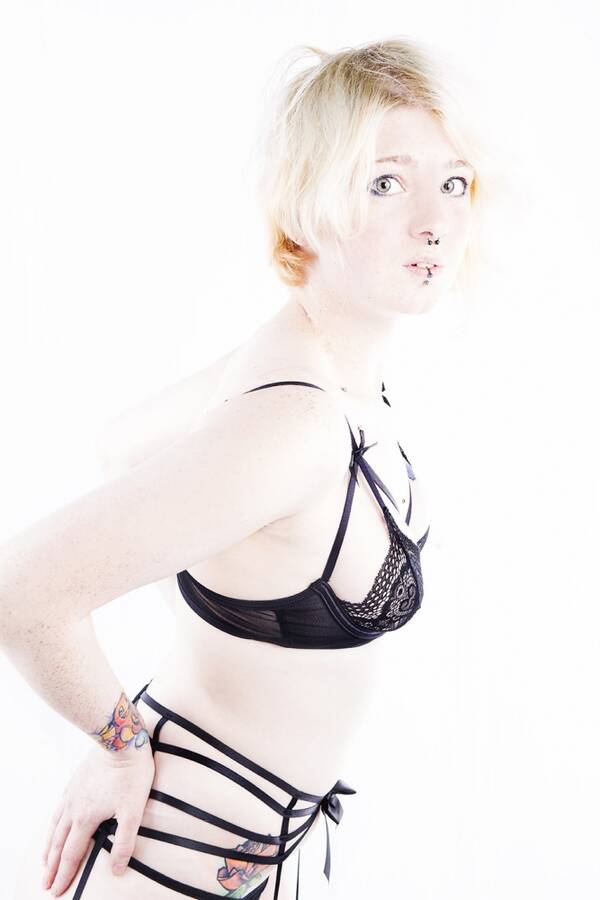 model Ashtopus lingerie modelling photo taken by @gfm50