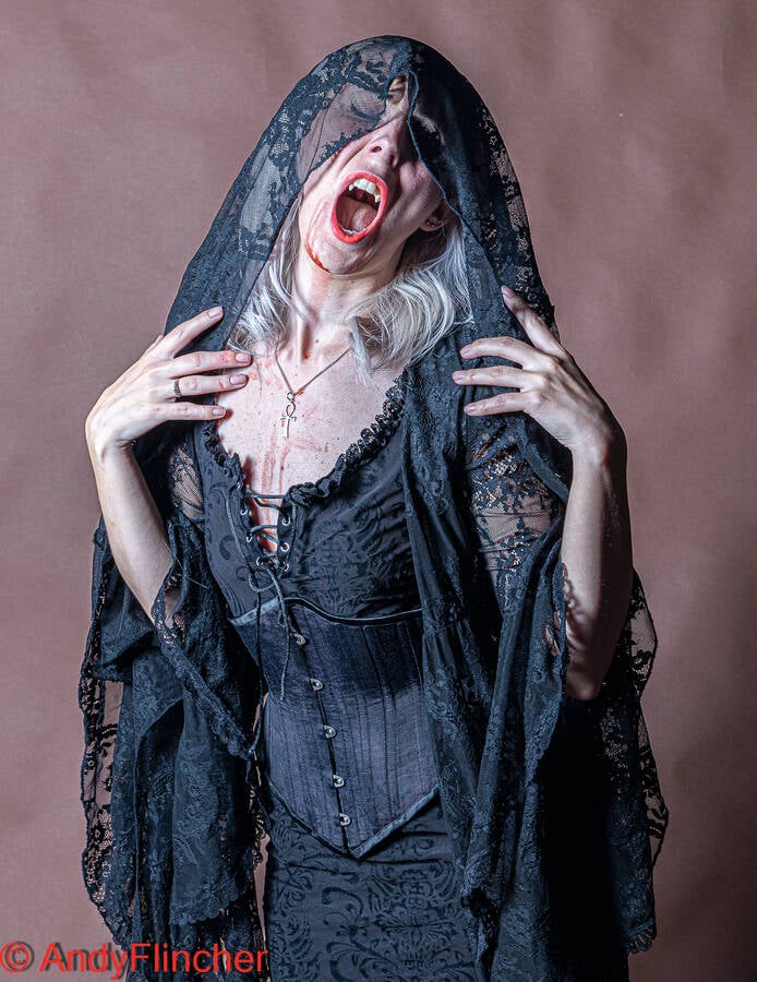 photographer Flincher cosplay modelling photo with @Vampire_princess