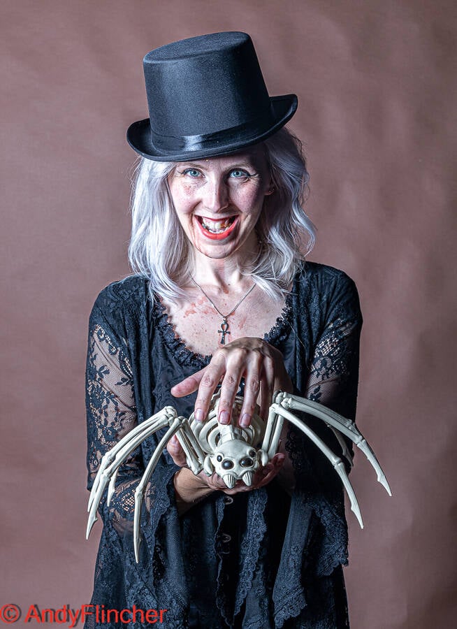 photographer Flincher cosplay modelling photo with @Vampire_princess