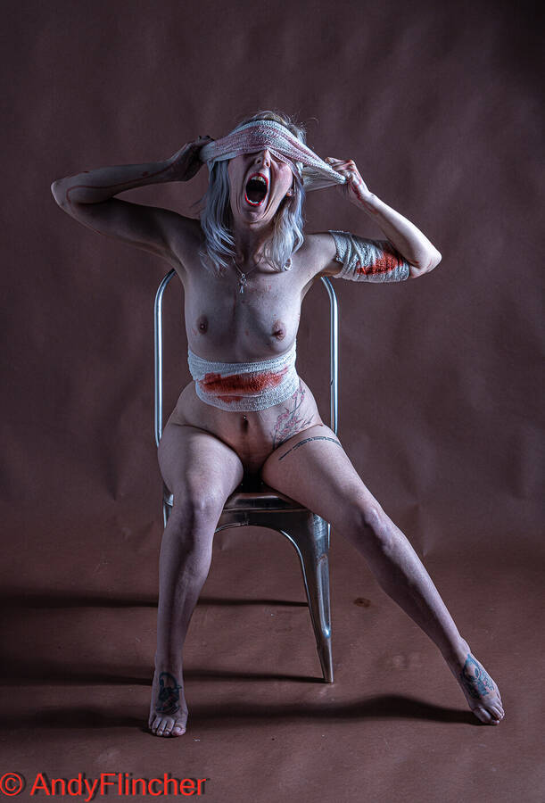 photographer Flincher cosplay modelling photo with @Vampire_princess