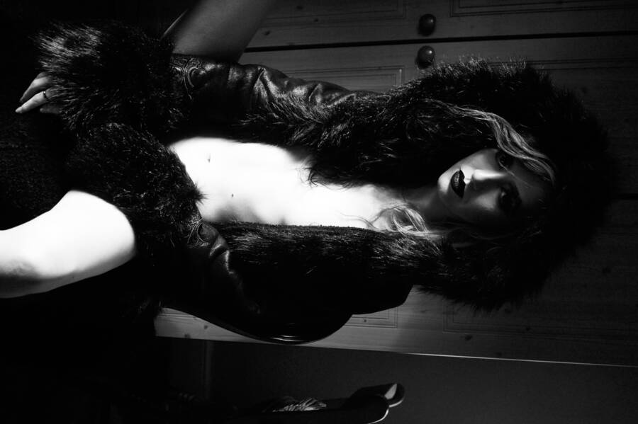 photographer Hickers boudoir modelling photo