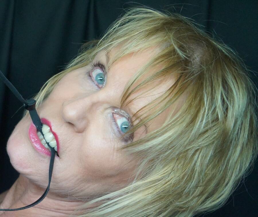 photographer nickpics4U headshot modelling photo taken at Ellesmere port with @SuzyStar1