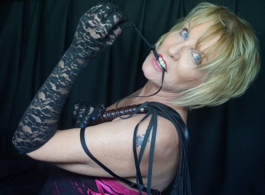 photographer nickpics4U gothic modelling photo taken at Ellesmere port with @SuzyStar1