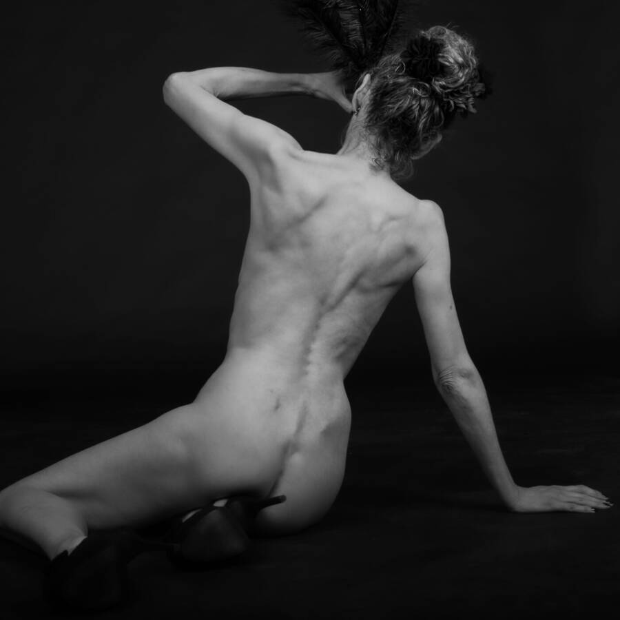 photographer SParx implied nude modelling photo