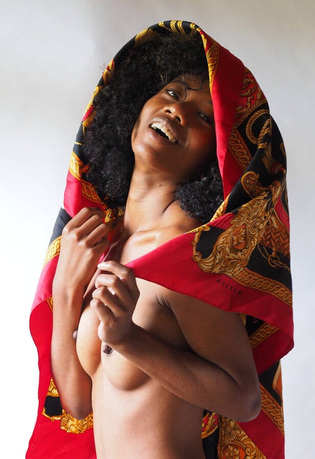 photographer GJSK topless modelling photo