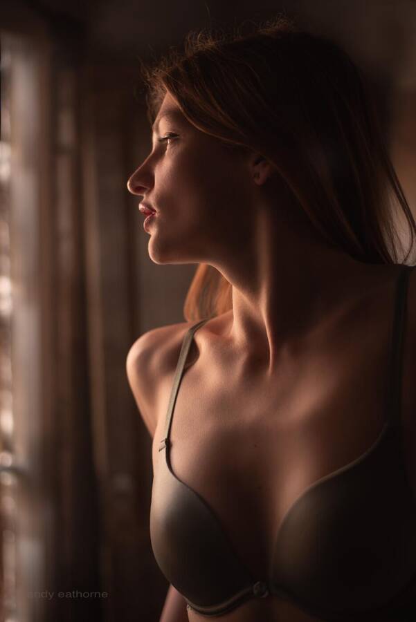 model MarynaSedin headshot modelling photo taken by @Andy_Eathorne_Artography
