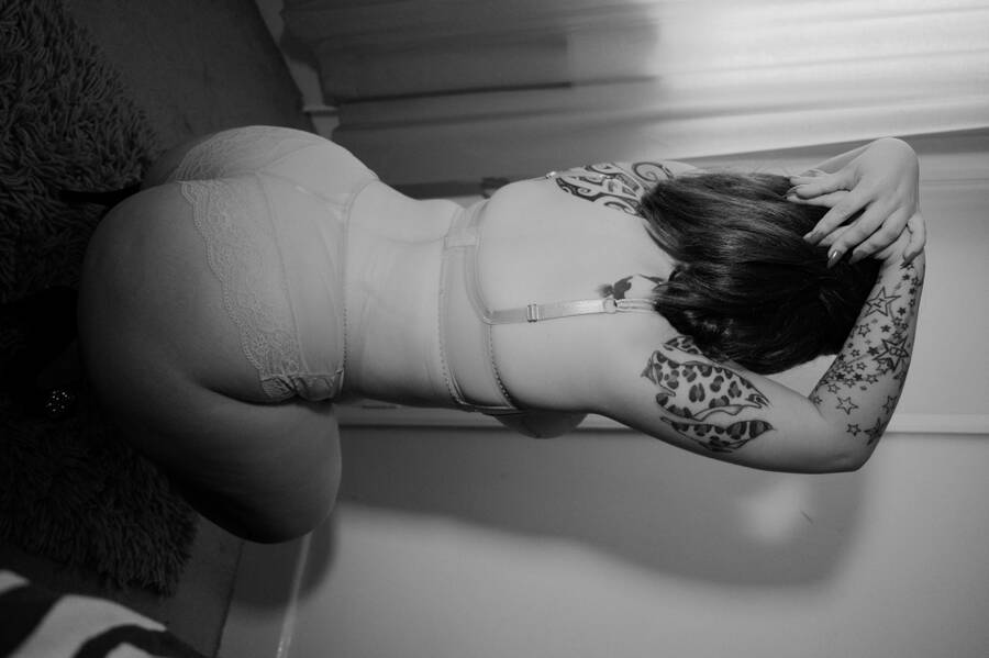 model Misslou lingerie modelling photo taken by @Mickyc