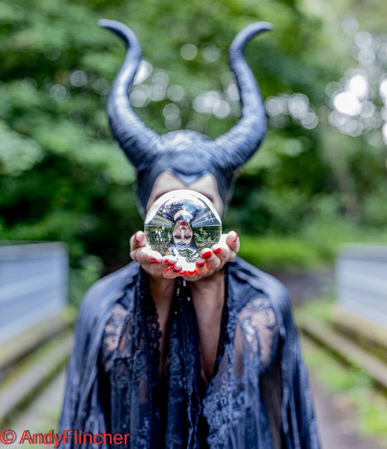 photographer Flincher cosplay modelling photo with @Vampire_princess