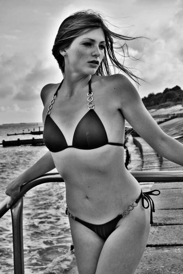 photographer Xbikerpete swimwear modelling photo. beach kini.